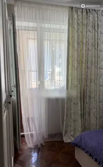 3-комнатная квартира, этаж 4 из 12, 100 м²
