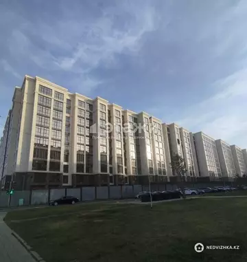 4-комнатная квартира, этаж 4 из 10, 117 м²