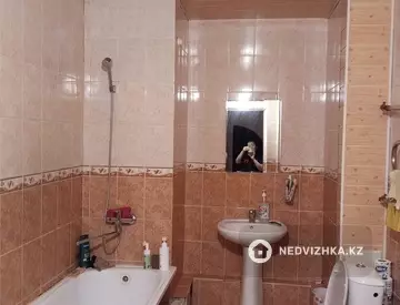 2-комнатная квартира, этаж 4 из 5, 54 м²