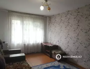 2-комнатная квартира, этаж 3 из 5, 48 м²