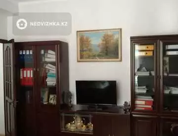 Офисное помещение, этаж 1 из 2, в административном здании, 18 м²
