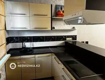 3-комнатная квартира, этаж 15 из 16, 88 м², на длительный срок