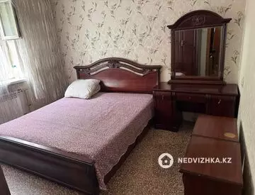 2-комнатная квартира, этаж 3 из 5, 55 м², на длительный срок