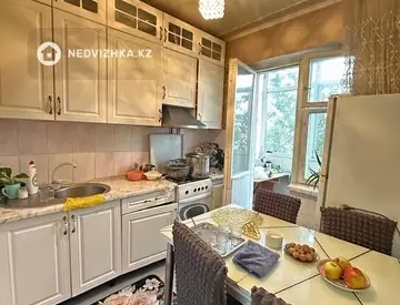 3-комнатная квартира, этаж 4 из 5, 68 м²