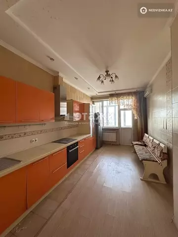 3-комнатная квартира, этаж 8 из 10, 103 м²