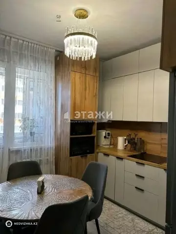 1-комнатная квартира, этаж 9 из 12, 38 м²