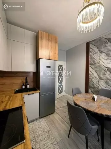 1-комнатная квартира, этаж 9 из 12, 38 м²