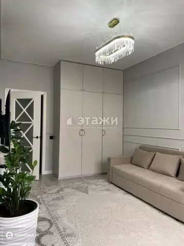 1-комнатная квартира, этаж 9 из 12, 38 м²