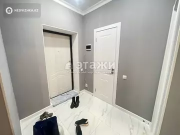 2-комнатная квартира, этаж 4 из 10, 40 м²