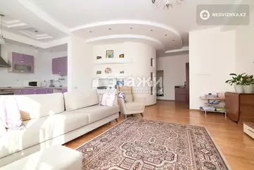 2-комнатная квартира, этаж 3 из 9, 80 м²