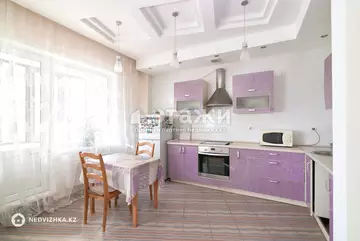 2-комнатная квартира, этаж 3 из 9, 80 м²
