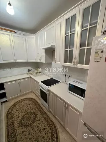 3-комнатная квартира, этаж 2 из 12, 61 м²