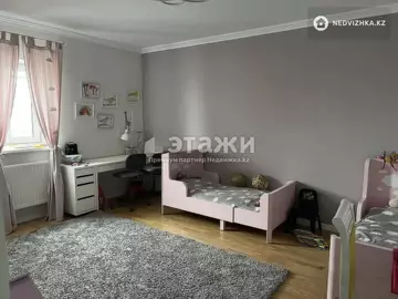 4-комнатная квартира, этаж 15 из 19, 120 м²