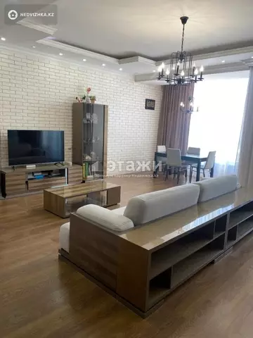 2-комнатная квартира, этаж 6 из 8, 109 м²