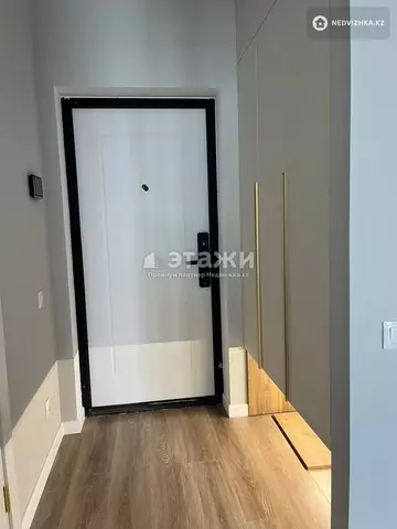 2-комнатная квартира, этаж 8 из 12, 37 м²