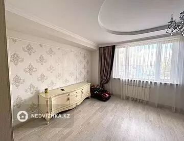 3-комнатная квартира, этаж 7 из 17, 90 м²