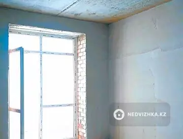 1-комнатная квартира, этаж 2 из 9, 39 м²