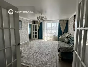 4-комнатная квартира, этаж 4 из 6, 96 м²