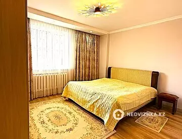 4-комнатная квартира, этаж 4 из 17, 157 м²