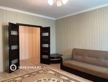 2-комнатная квартира, этаж 8 из 12, 60 м², на длительный срок
