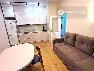 2-комнатная квартира, этаж 8 из 12, 40 м²