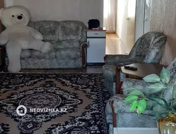 2-комнатная квартира, этаж 4 из 5, 60 м²