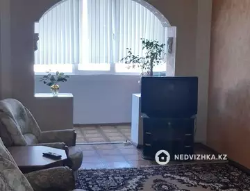 2-комнатная квартира, этаж 4 из 5, 60 м²