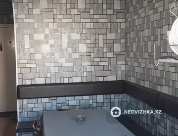 2-комнатная квартира, этаж 4 из 5, 60 м²