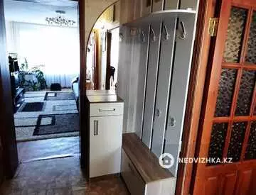 3-комнатная квартира, этаж 4 из 5, 61 м²