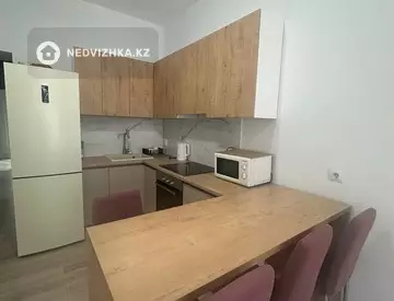 2-комнатная квартира, этаж 4 из 12, 46 м²