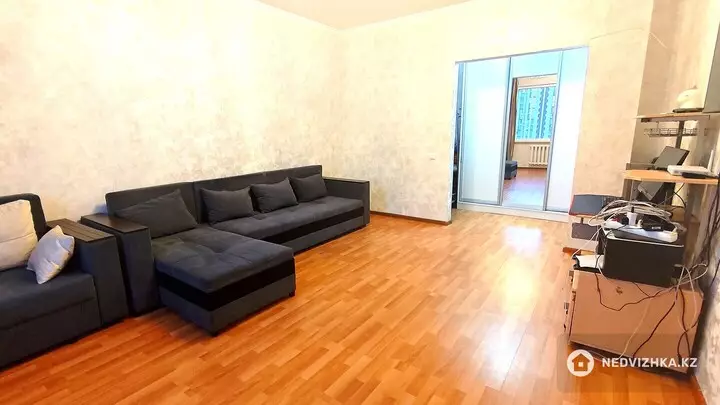 60 м², 2-комнатная квартира, этаж 10 из 14, 60 м², изображение - 1