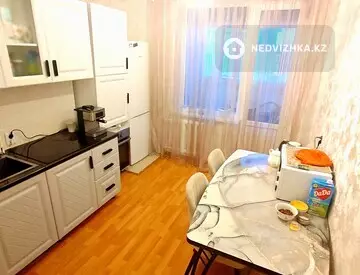 60 м², 2-комнатная квартира, этаж 10 из 14, 60 м², изображение - 1