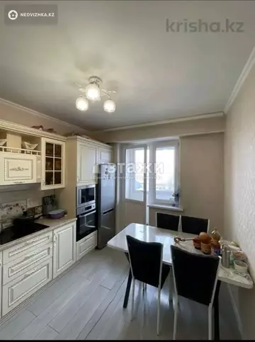 2-комнатная квартира, этаж 4 из 10, 60 м²