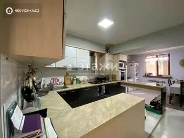 3-комнатная квартира, этаж 1 из 5, 90 м²