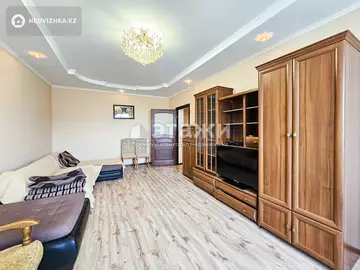 2-комнатная квартира, этаж 9 из 18, 76 м², на длительный срок