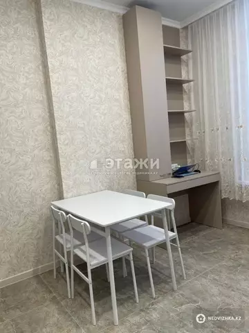 2-комнатная квартира, этаж 10 из 12, 47 м², на длительный срок