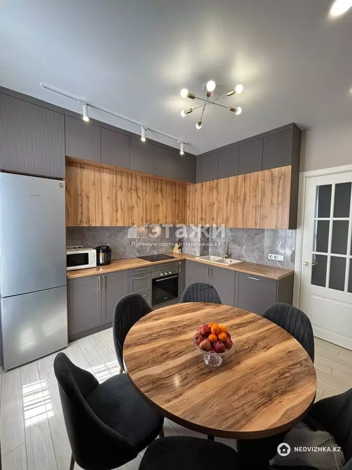 60 м², 2-комнатная квартира, этаж 3 из 12, 60 м², изображение - 1
