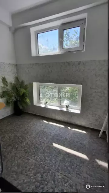 1-комнатная квартира, этаж 4 из 5, 30 м²