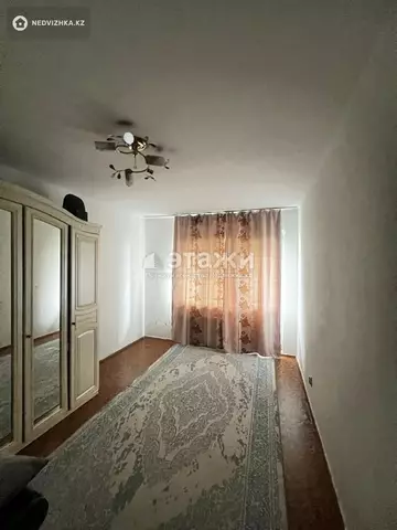 2-комнатная квартира, этаж 4 из 6, 67 м²