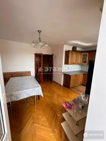 4-комнатная квартира, этаж 4 из 5, 112 м²