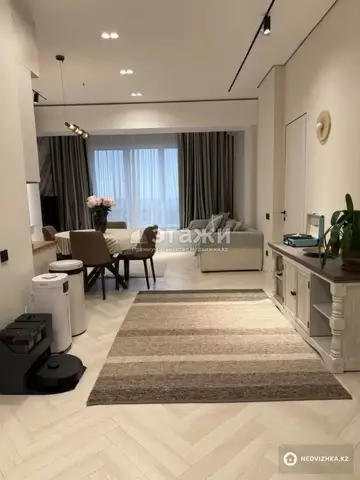 4-комнатная квартира, этаж 5 из 10, 100 м²
