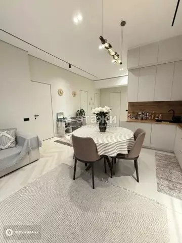 4-комнатная квартира, этаж 5 из 10, 100 м²