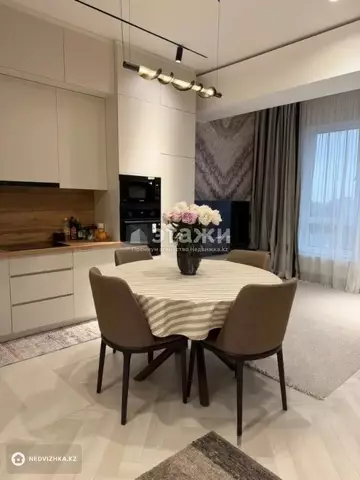 4-комнатная квартира, этаж 5 из 10, 100 м²