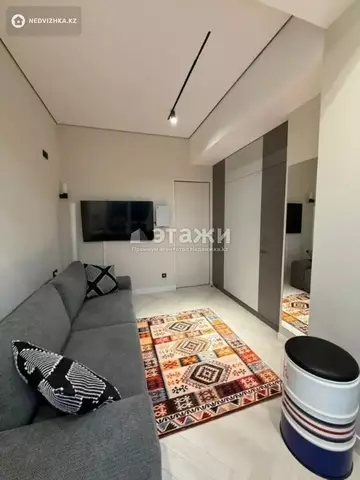 4-комнатная квартира, этаж 5 из 10, 100 м²