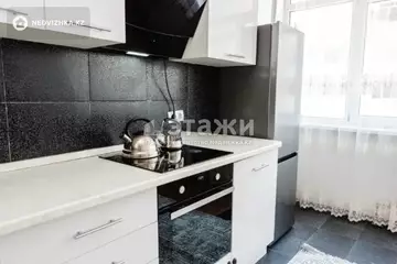 2-комнатная квартира, этаж 11 из 17, 92 м²