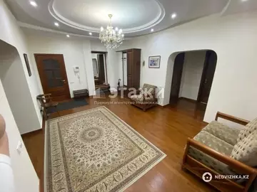 4-комнатная квартира, этаж 3 из 16, 150 м², на длительный срок