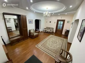 4-комнатная квартира, этаж 3 из 16, 150 м², на длительный срок