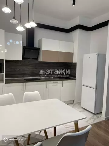 2-комнатная квартира, этаж 11 из 15, 50 м², на длительный срок