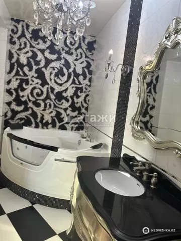 4-комнатная квартира, этаж 31 из 33, 180 м²