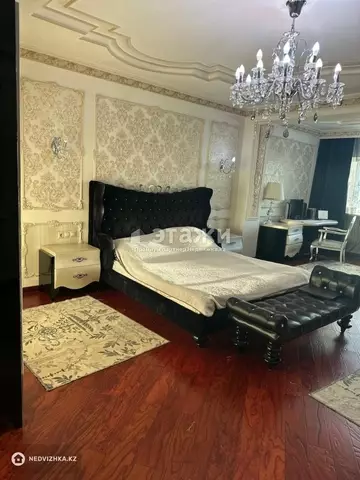4-комнатная квартира, этаж 31 из 33, 180 м²